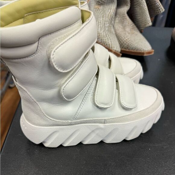 NEW FREE PEOPLE FUTURE ANKLE BOOTS BY 4CCCCEES - Picture 3 of 4